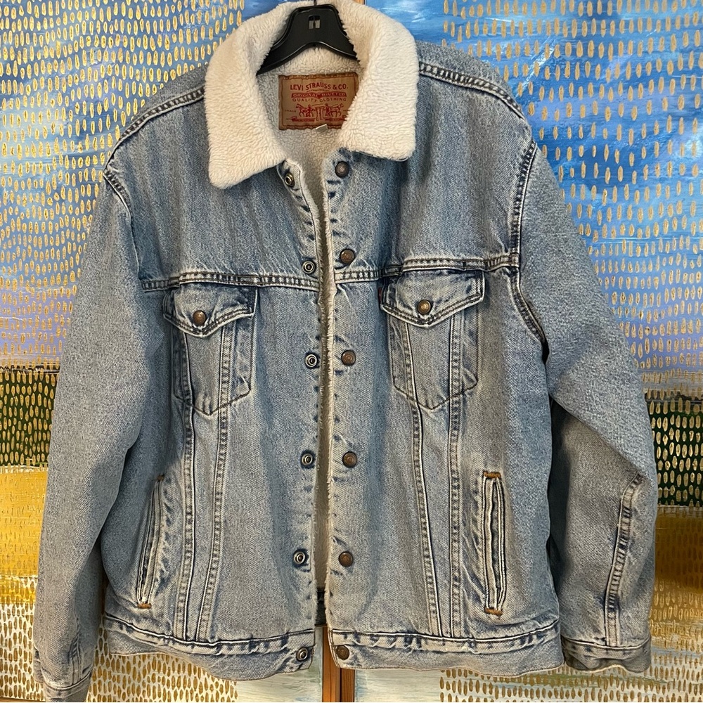 LEVI’S Vintage 90’s Denim Jacket with Cream Sherpa Lining Mens L